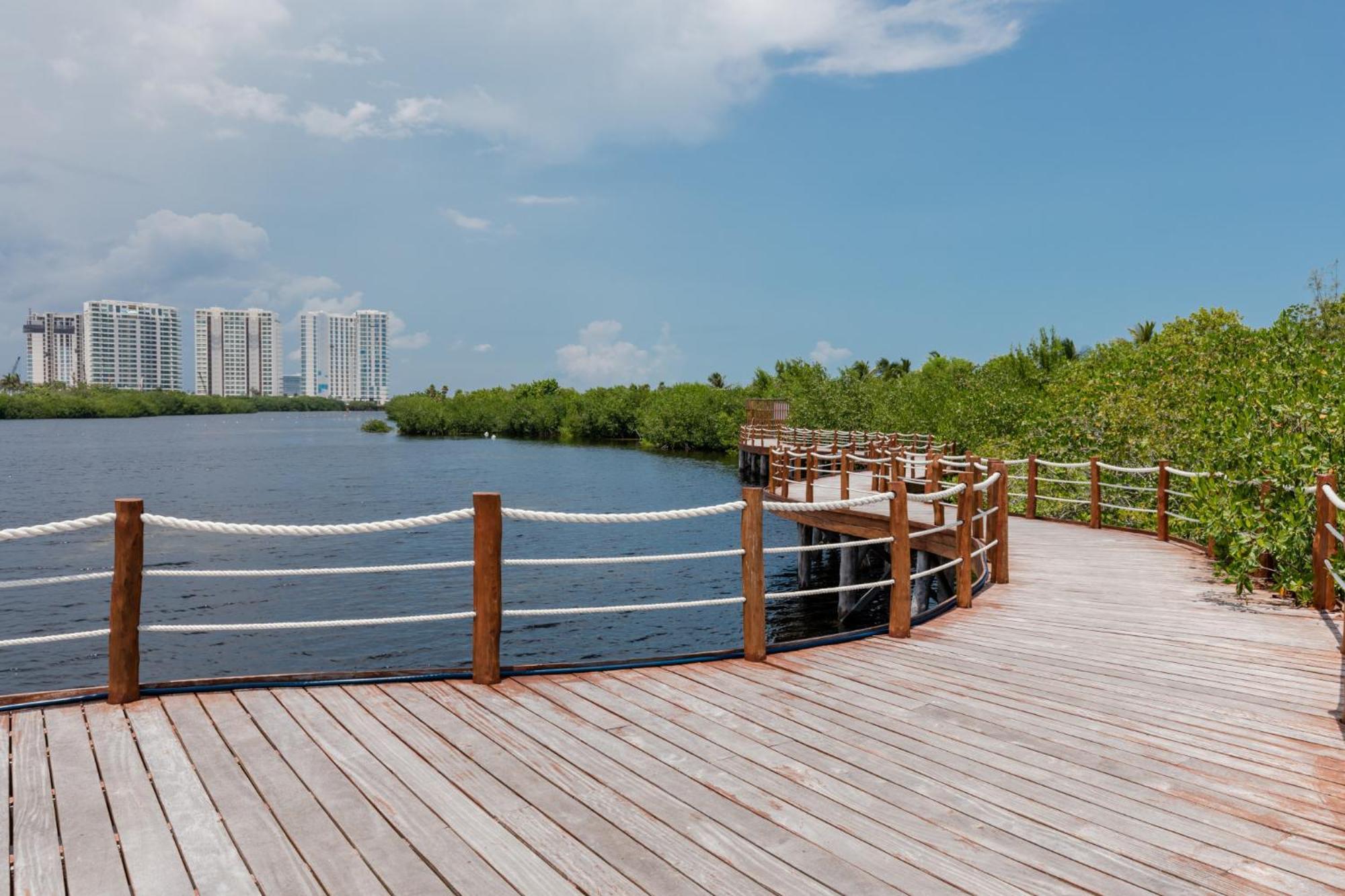 Oceanview 3 Bedroom Condo, Rooftop Pool&jacuzzi, Beach! Apartamento *